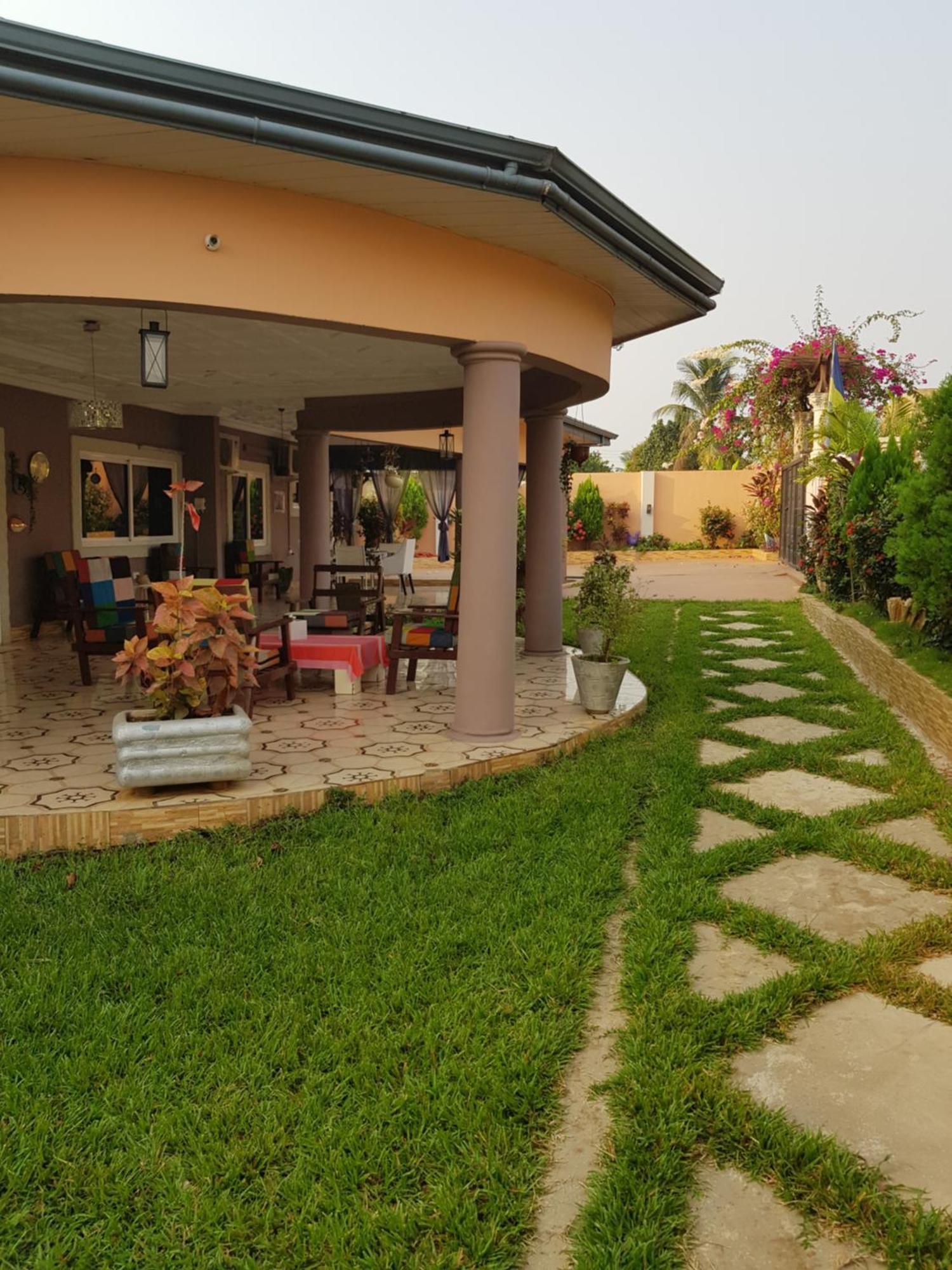 Nana Adu Guest House Koforidua Экстерьер фото