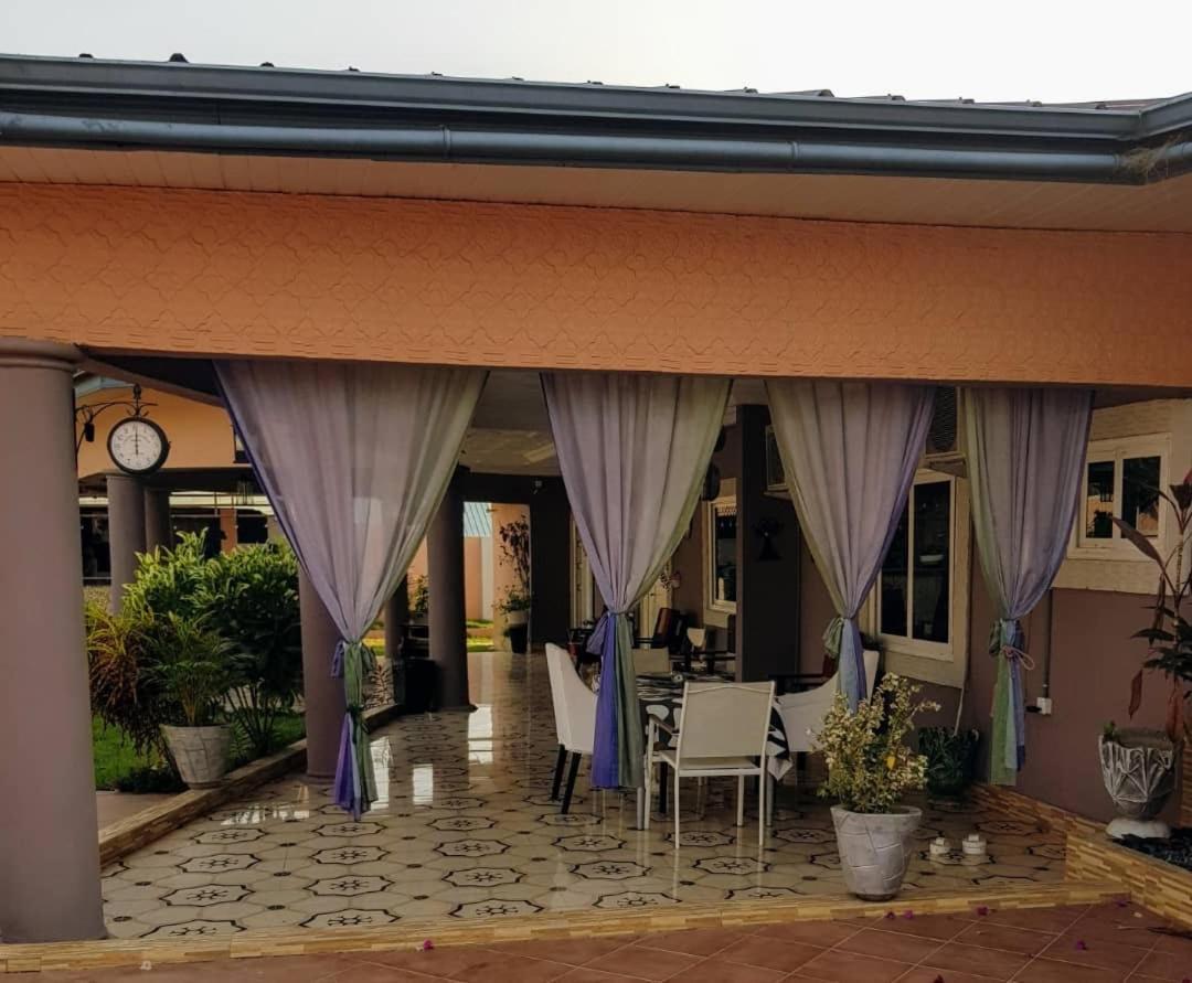 Nana Adu Guest House Koforidua Экстерьер фото