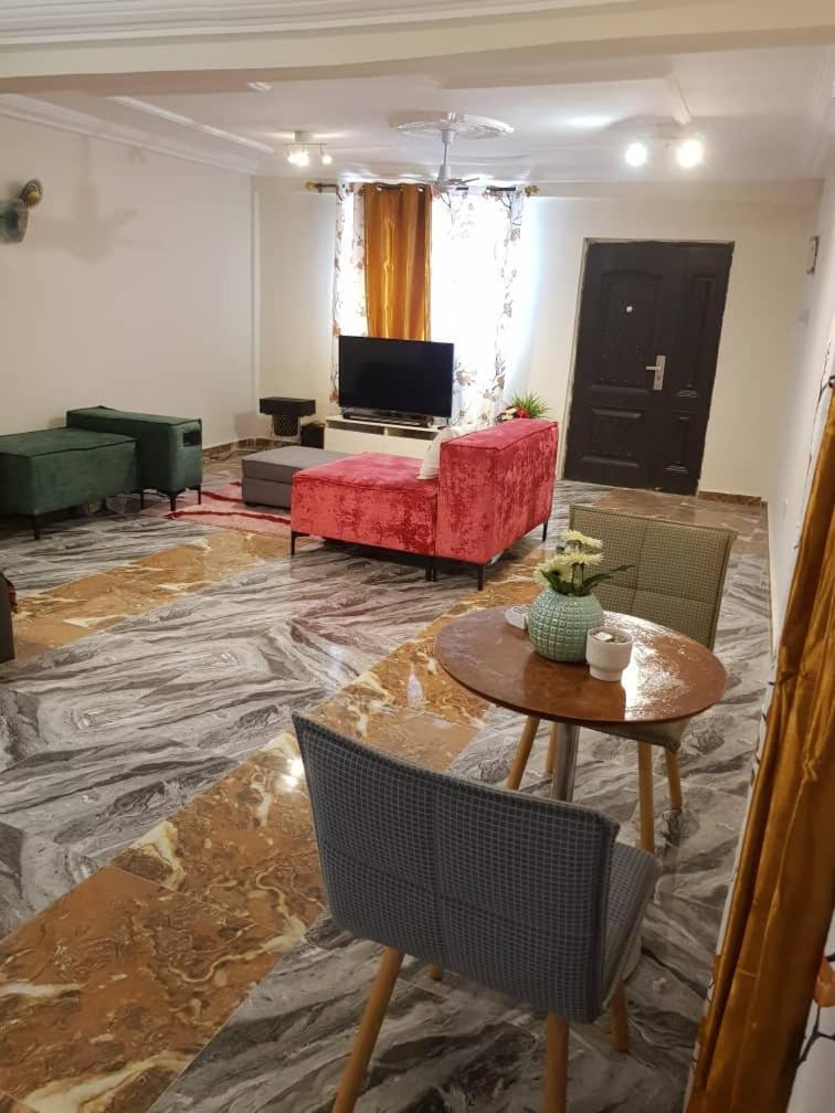 Nana Adu Guest House Koforidua Экстерьер фото