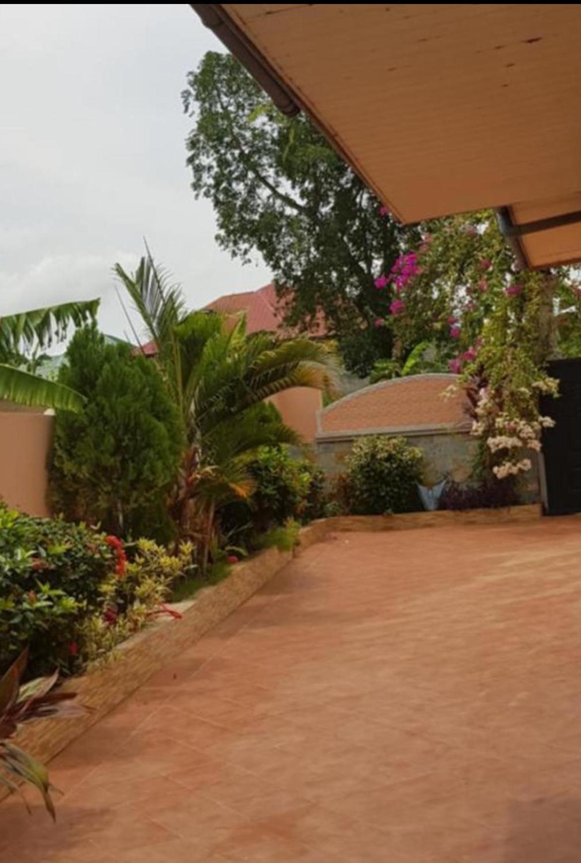 Nana Adu Guest House Koforidua Экстерьер фото