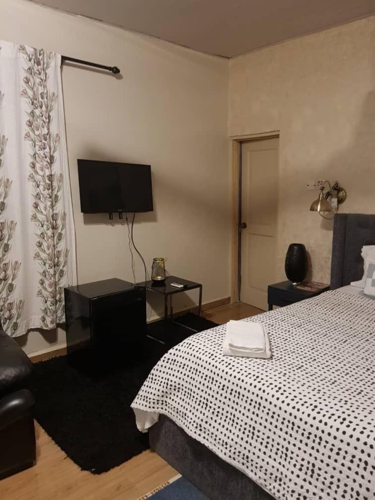 Nana Adu Guest House Koforidua Экстерьер фото